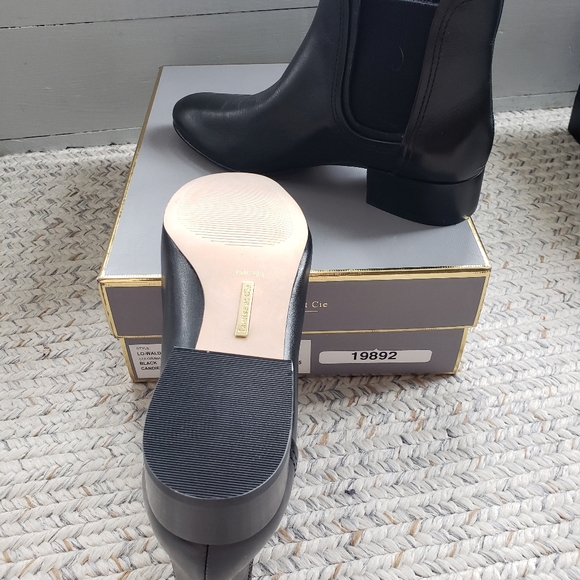 New in Box Louise et Cie black Lo-Waldon Boot - Picture 5 of 5